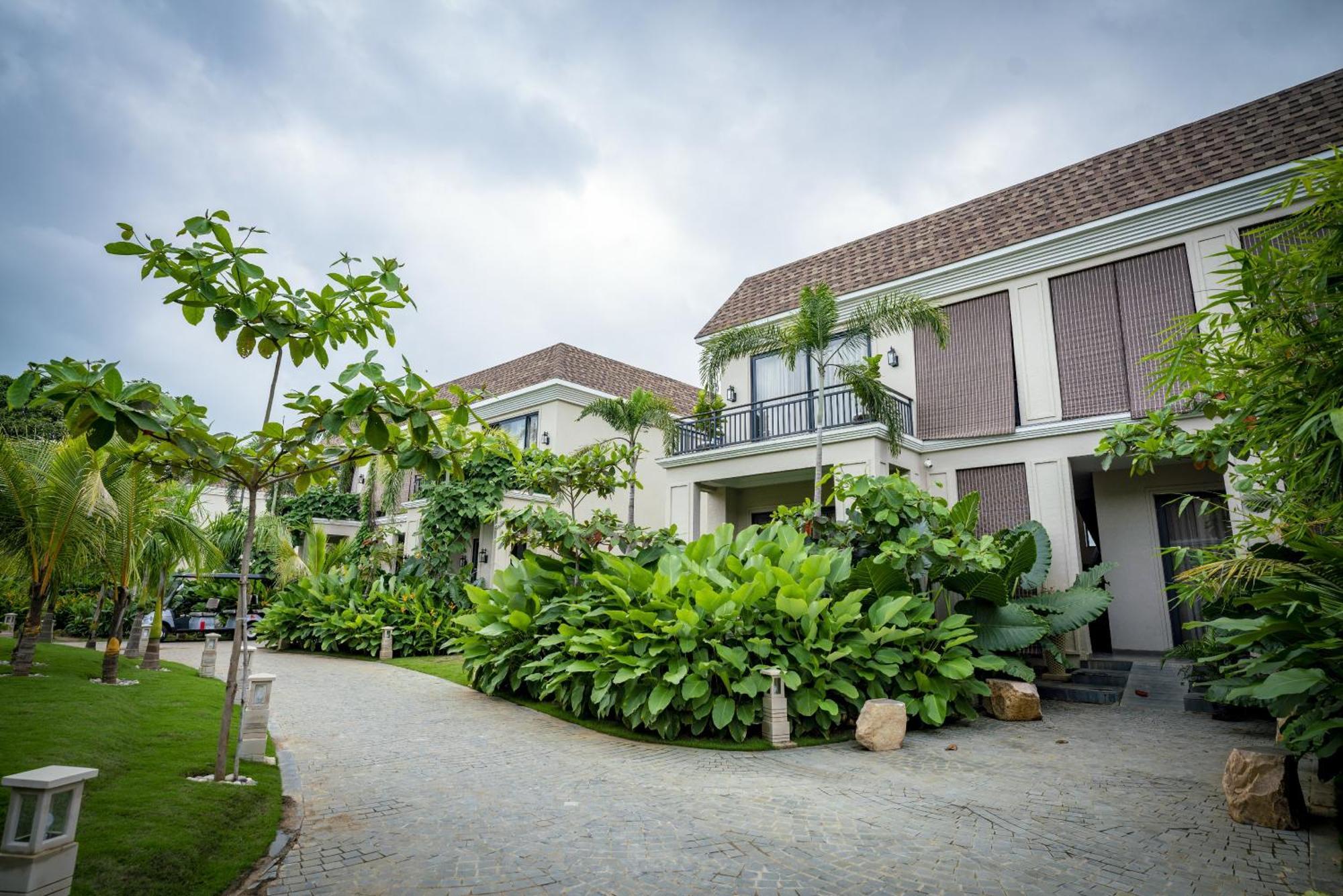 Maira Resort And Convention Centre Rāipur Buitenkant foto