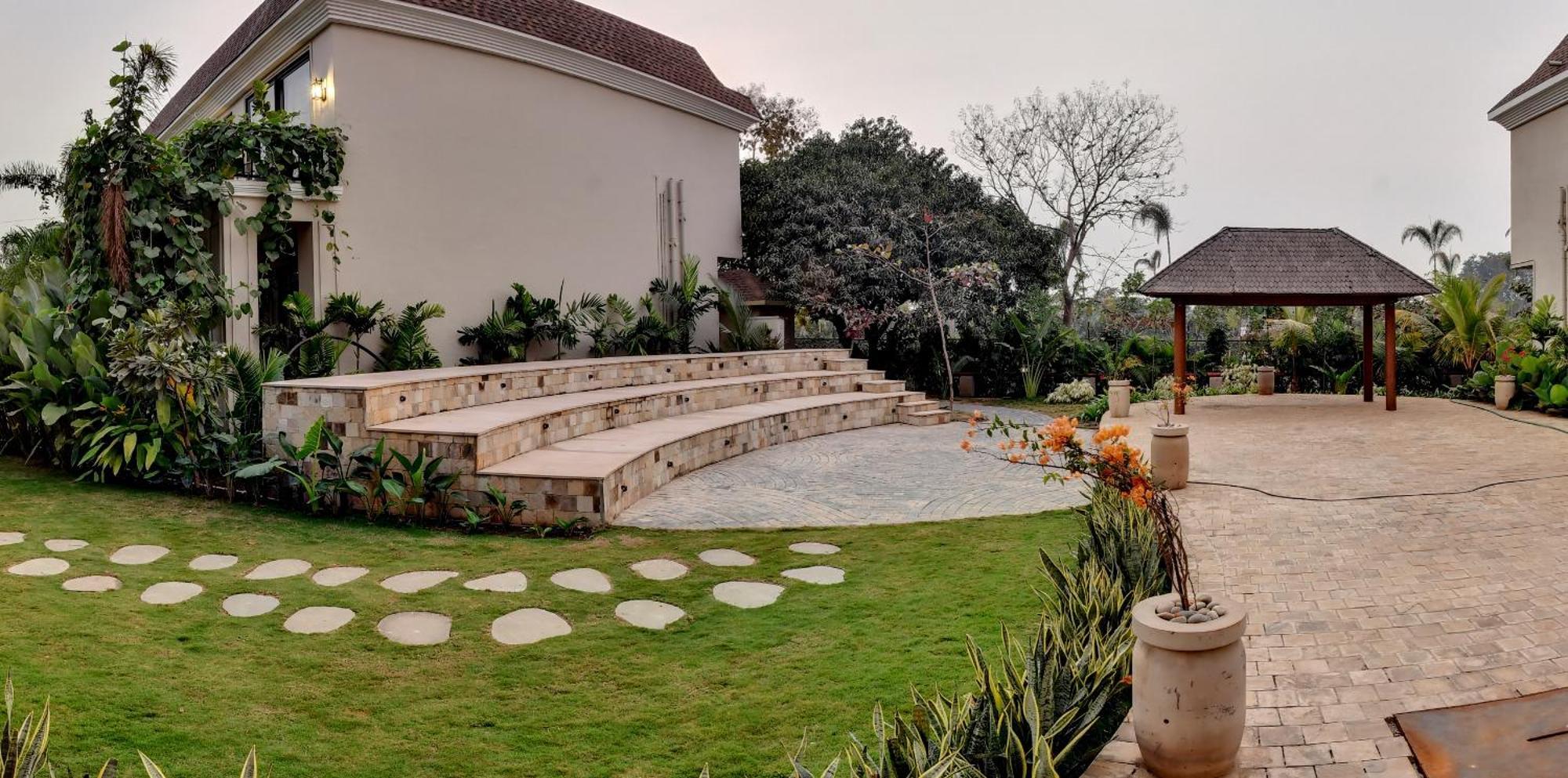 Maira Resort And Convention Centre Rāipur Buitenkant foto