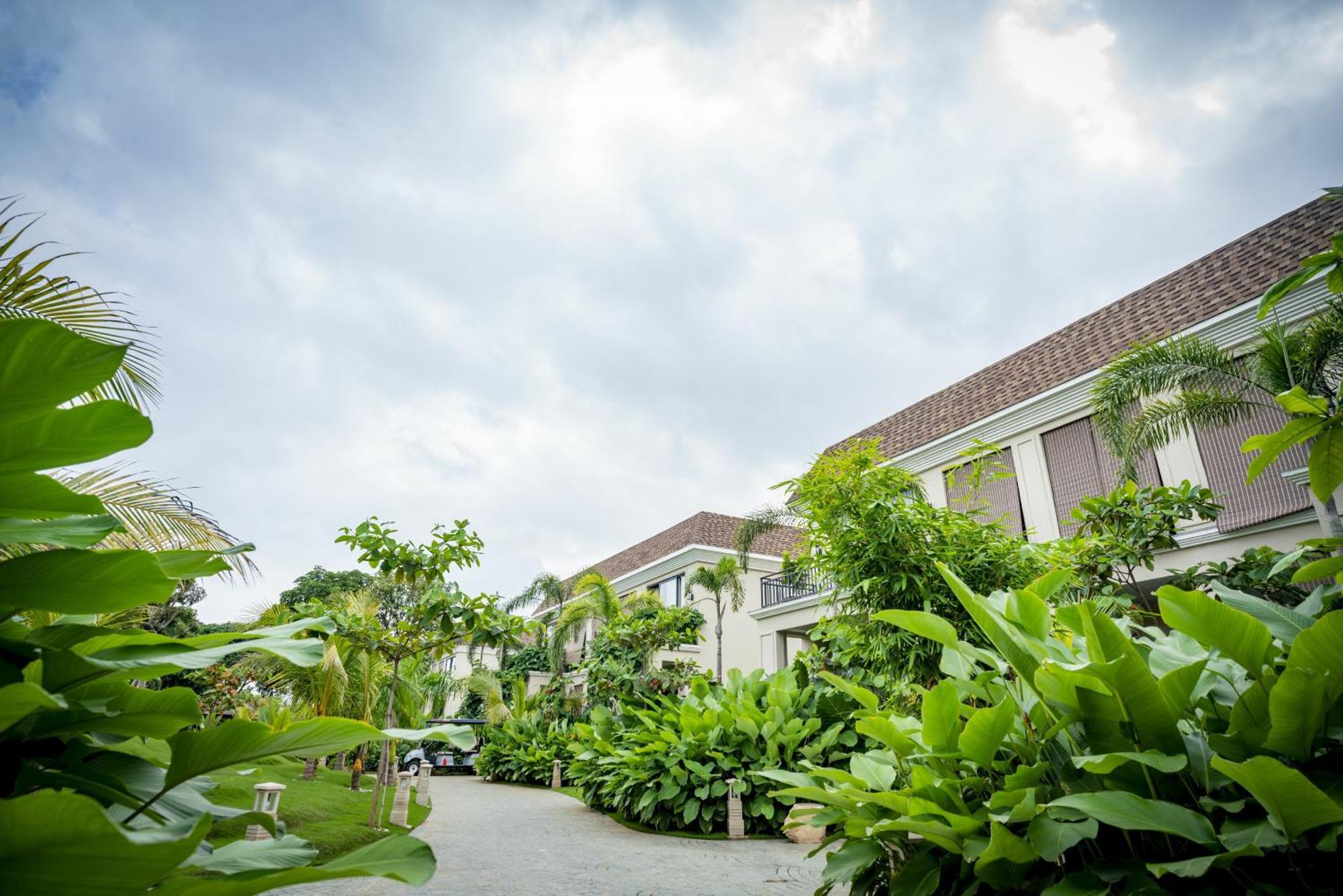 Maira Resort And Convention Centre Rāipur Buitenkant foto